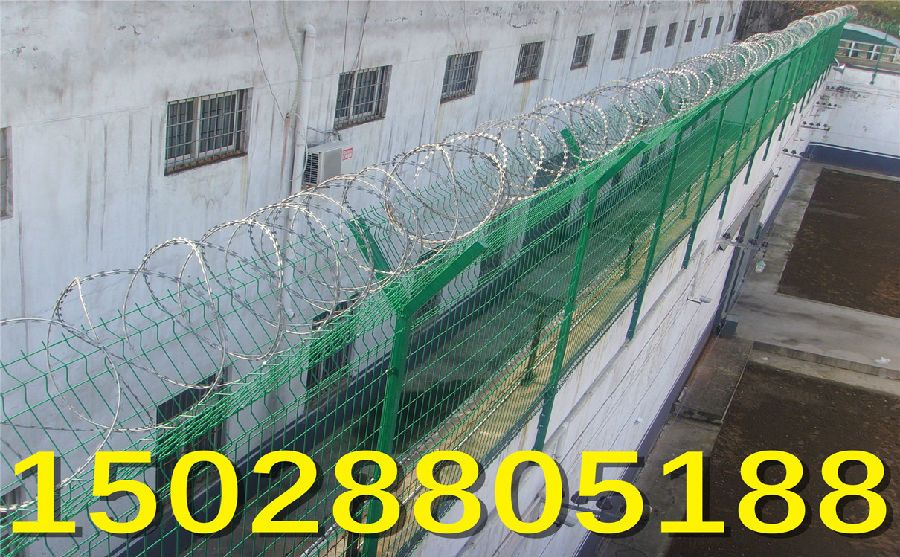 帶刺鐵絲網(wǎng)的安裝密度 帶刺鐵絲網(wǎng)的安裝密度