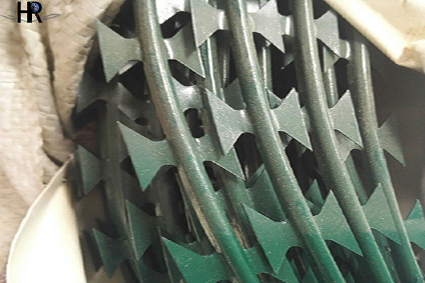 包塑刀片刺繩的塑層 包塑刀片刺繩的塑層